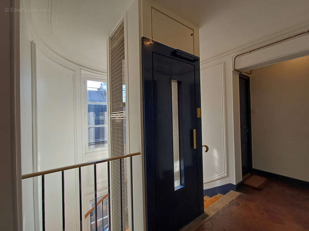 Appartement à PARIS-9E