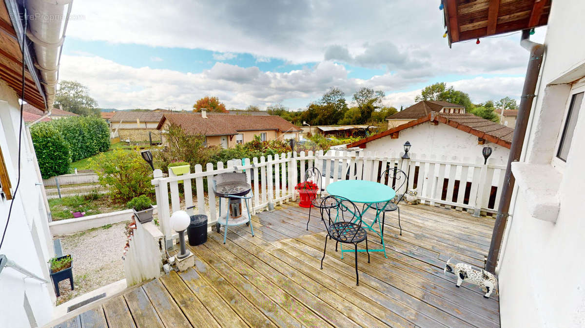 Maison à SAINT-MAURICE-DE-REMENS