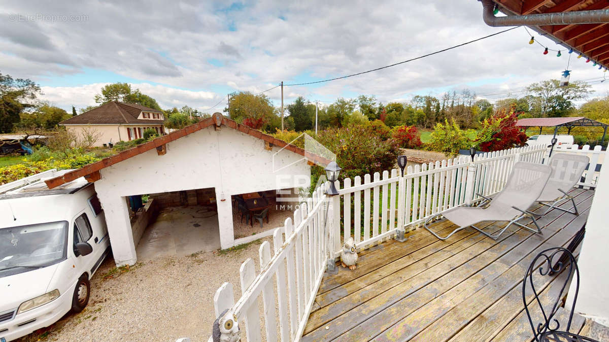 Maison à SAINT-MAURICE-DE-REMENS