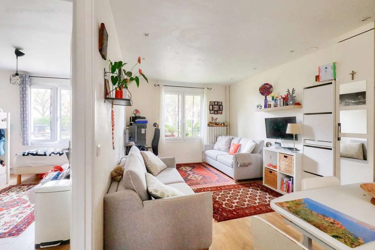 Appartement à COURBEVOIE