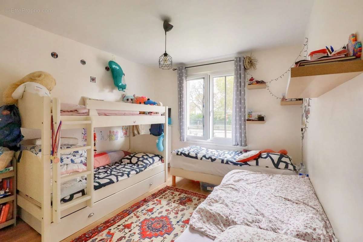 Appartement à COURBEVOIE