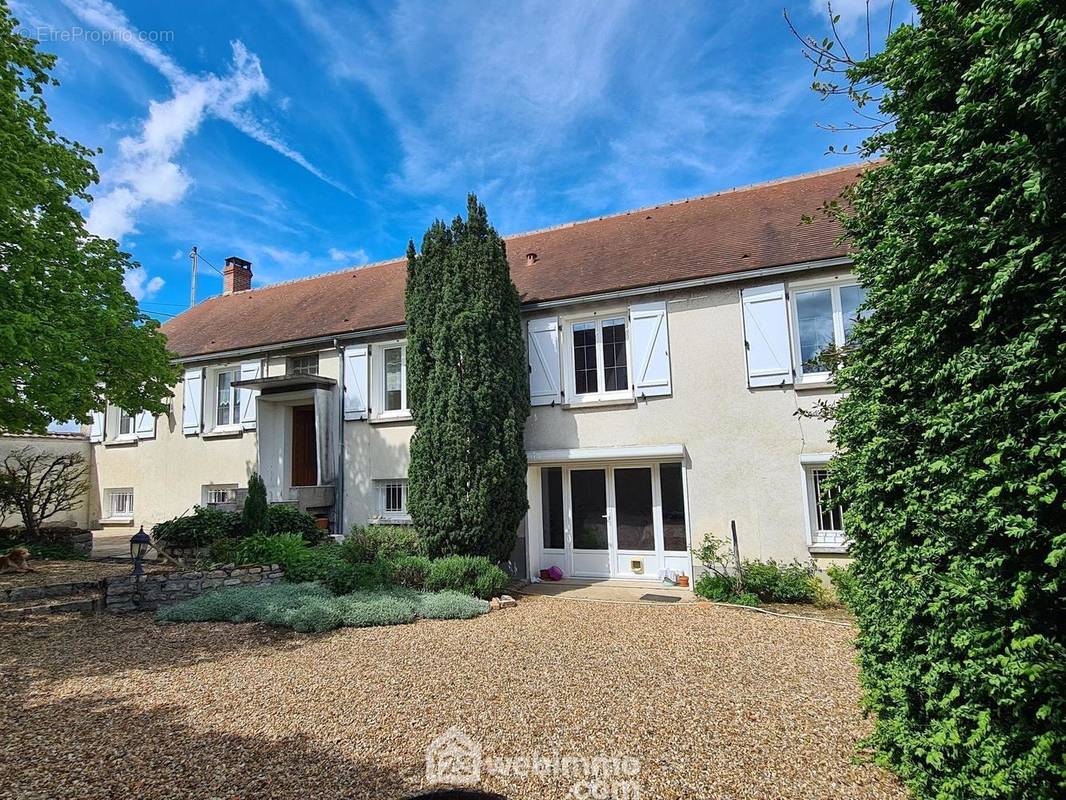 Bienvenue dans cette magnifique maison en pierre. - Maison à AULNAY-LA-RIVIERE