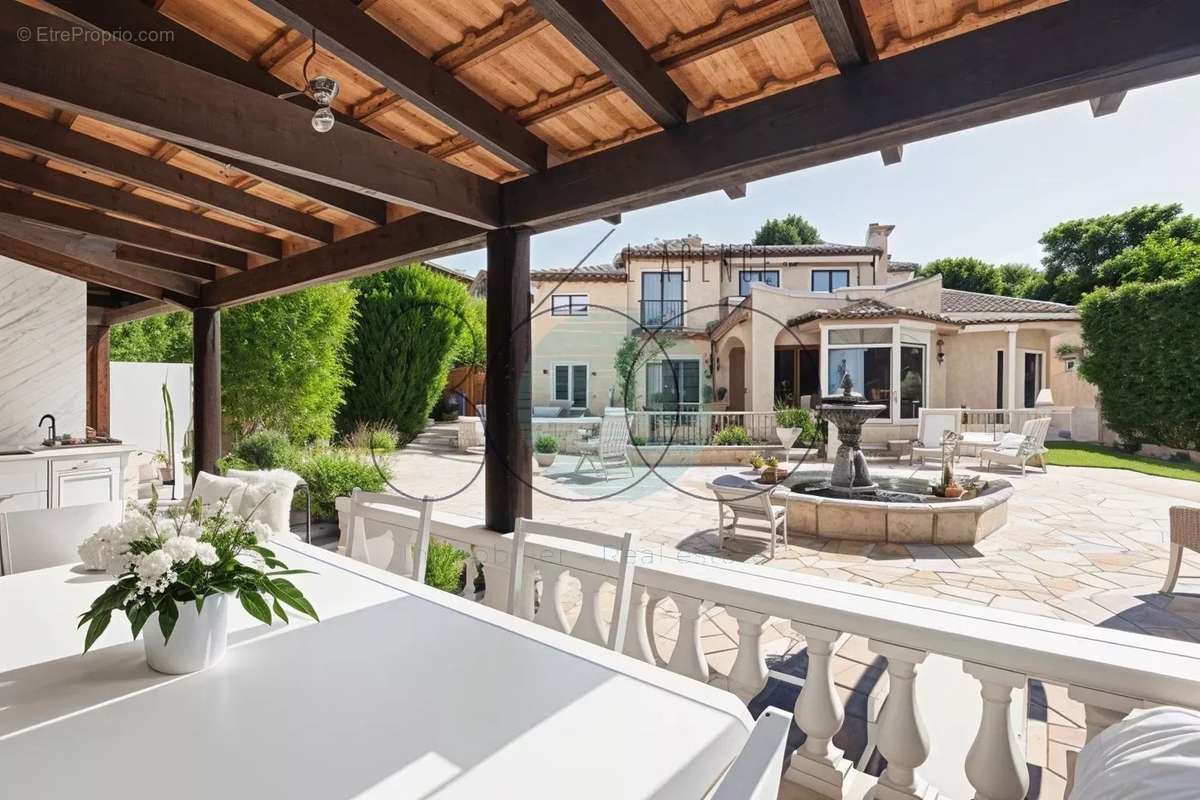 Maison à MOUGINS