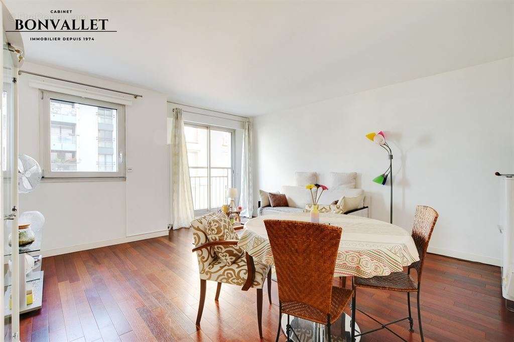 Appartement à PARIS-15E