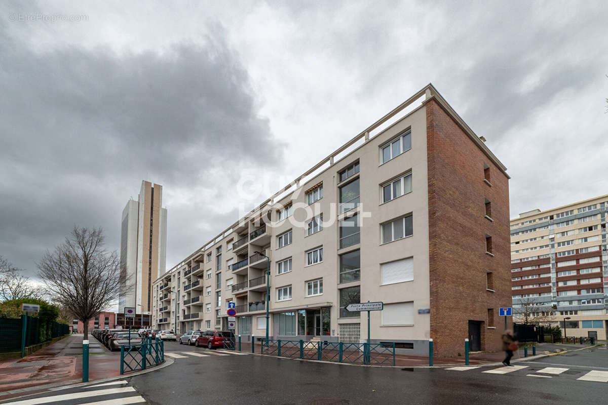 Appartement à GENNEVILLIERS