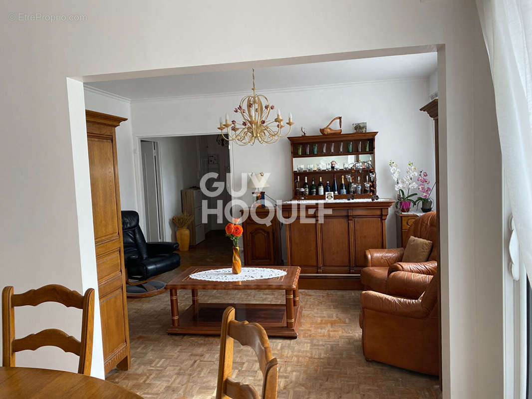 Appartement à GENNEVILLIERS