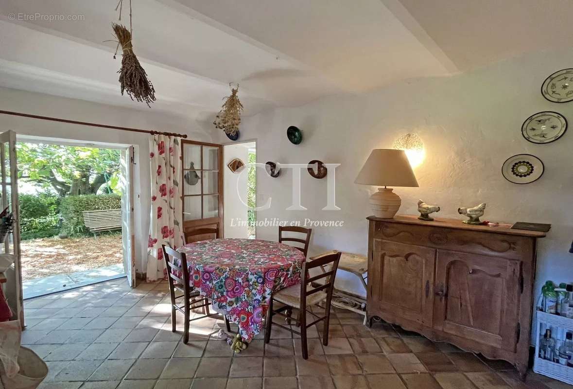 Maison à VAISON-LA-ROMAINE