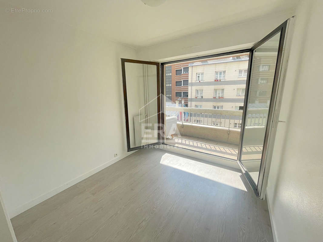 Appartement à PARIS-20E