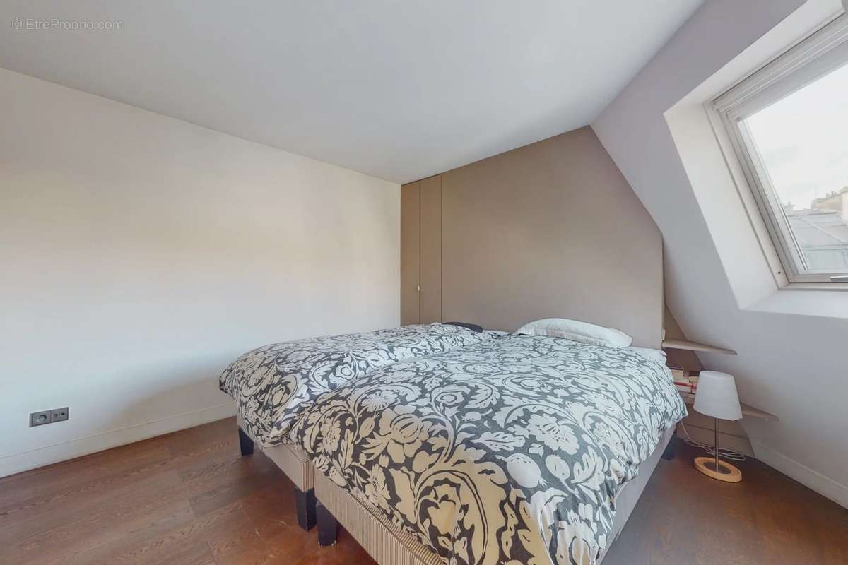 Appartement à PARIS-8E