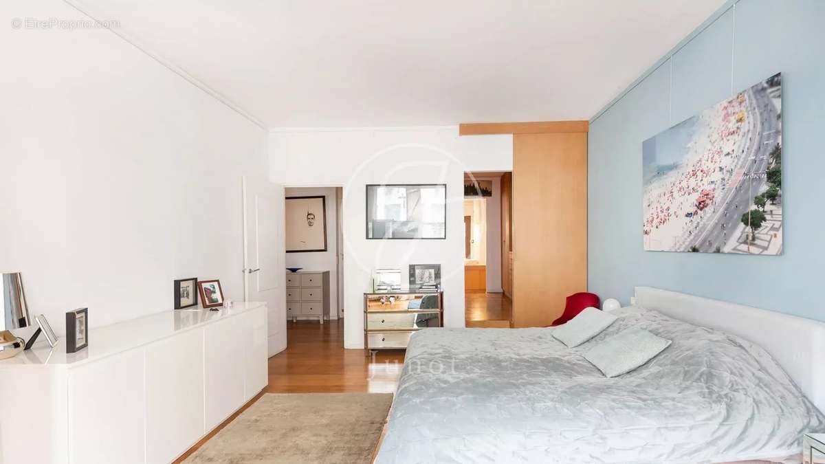 Appartement à PARIS-7E