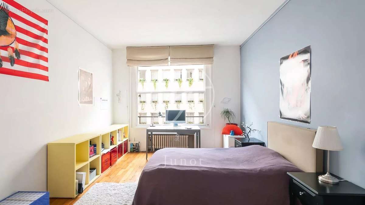 Appartement à PARIS-7E