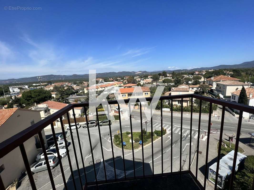 Appartement à PUGET-SUR-ARGENS