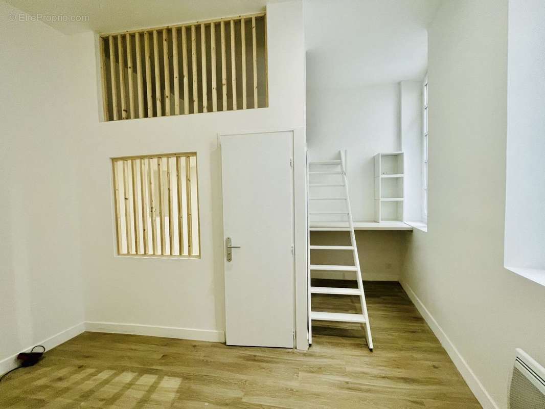 Appartement à MARSEILLE-1E