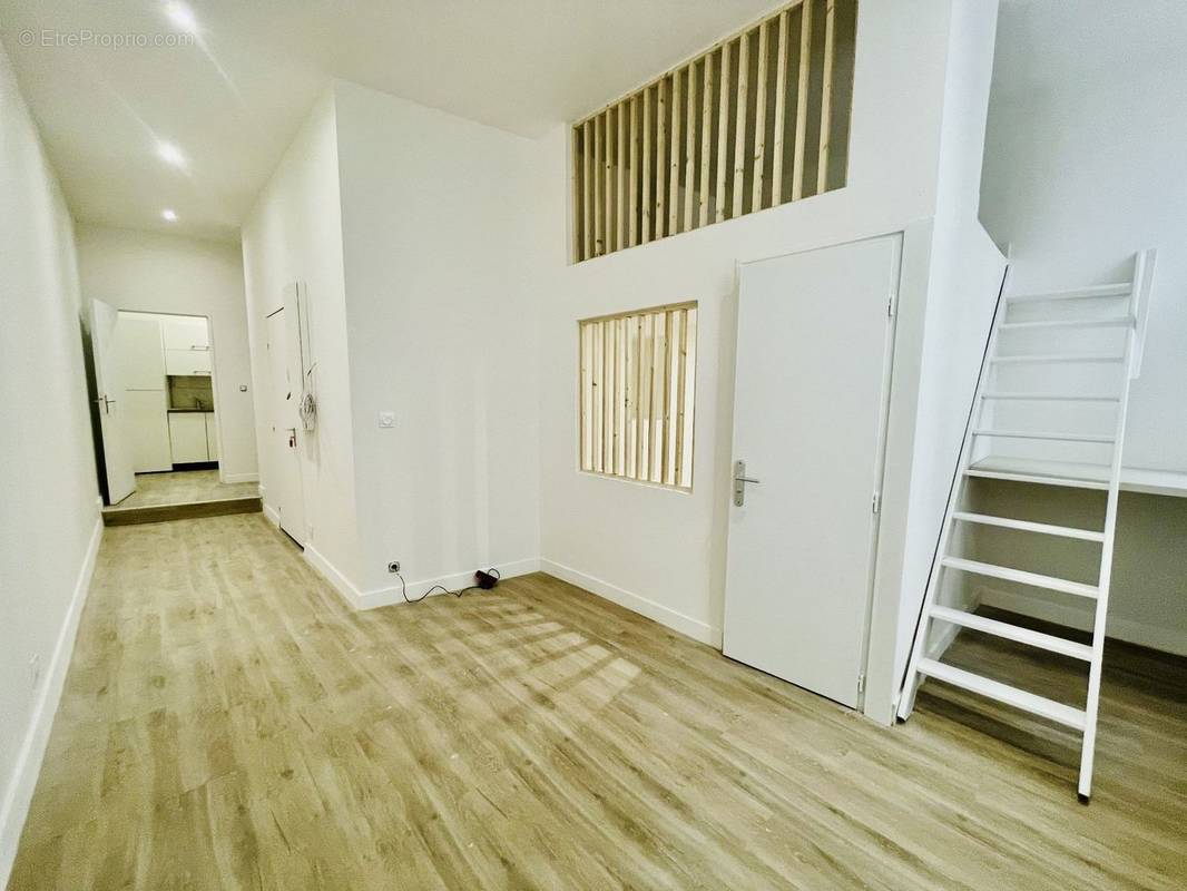 Appartement à MARSEILLE-1E