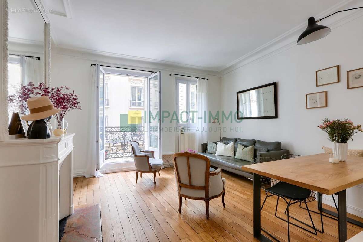 Appartement à PARIS-18E