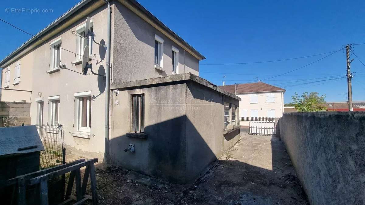 Maison à CHALETTE-SUR-LOING