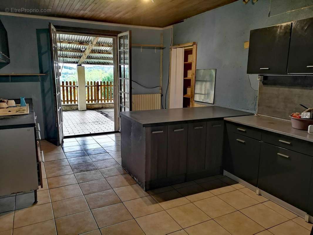 kitchen - Maison à CALLIAN