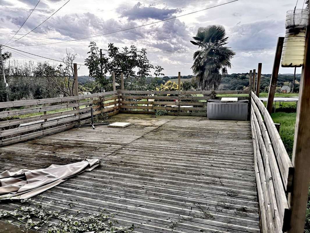 south facing deck - Maison à CALLIAN