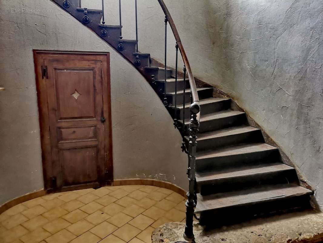 staircase - Maison à CALLIAN