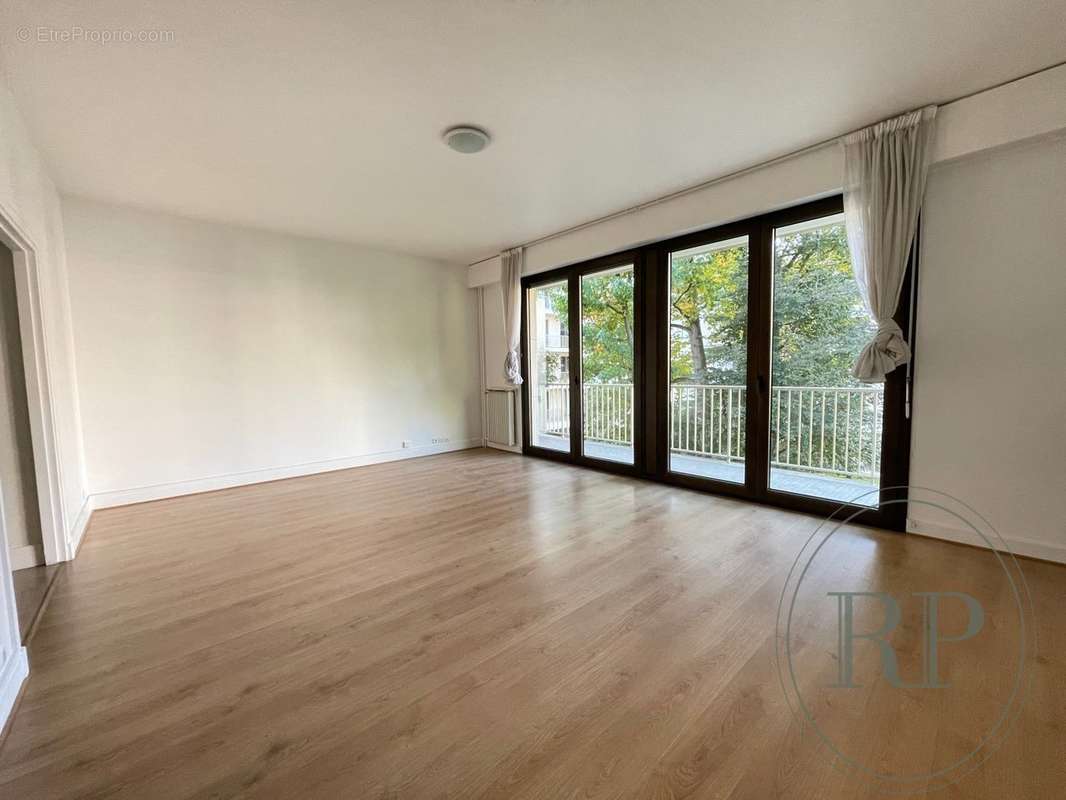 Appartement à NEUILLY-SUR-SEINE