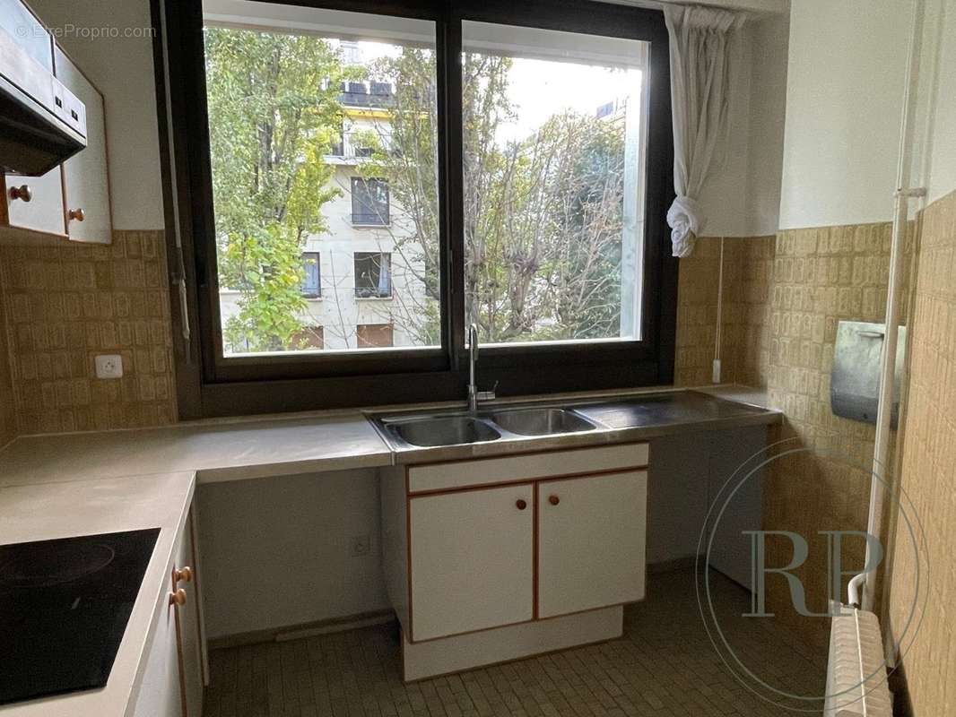 Appartement à NEUILLY-SUR-SEINE