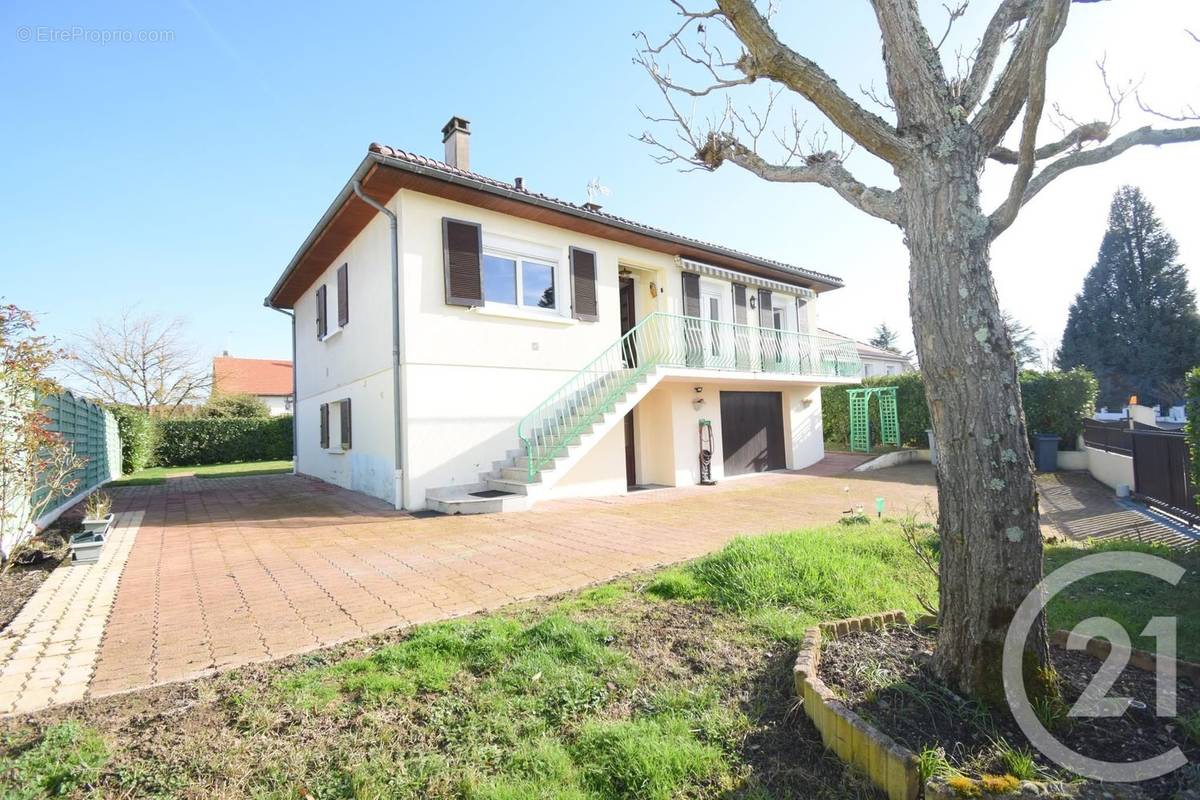 Maison à BELLERIVE-SUR-ALLIER