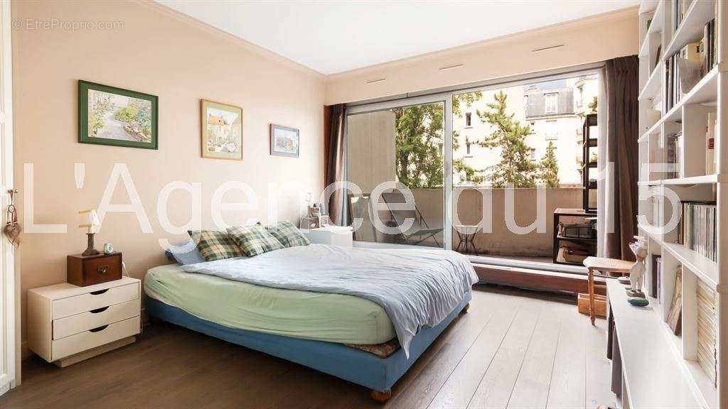 Appartement à PARIS-15E