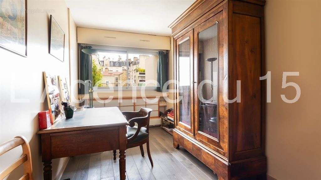 Appartement à PARIS-15E