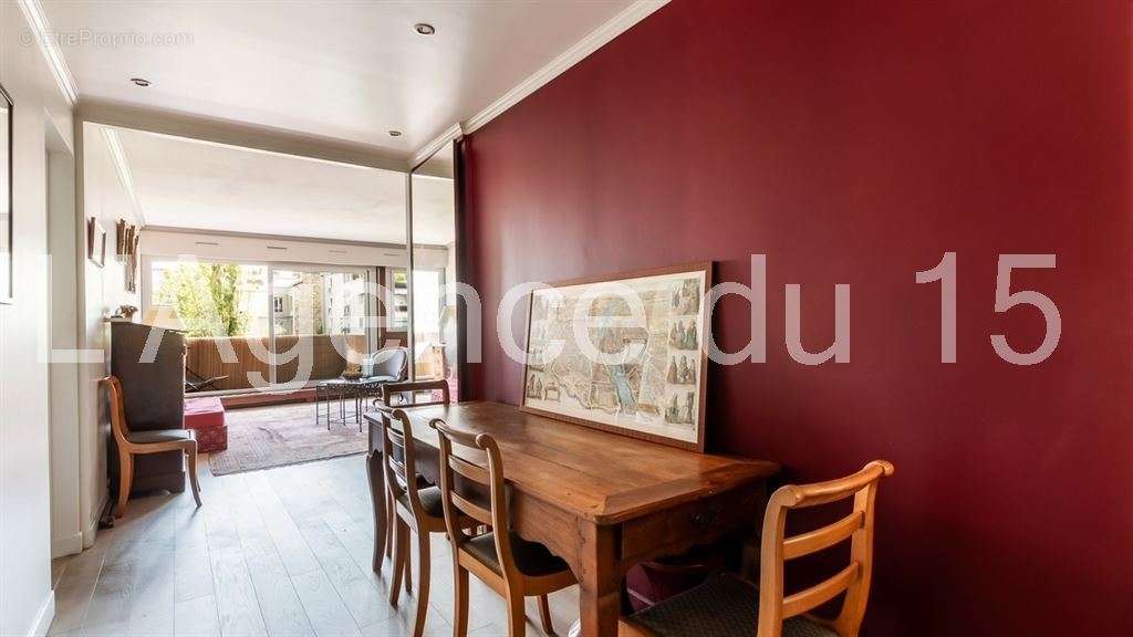 Appartement à PARIS-15E