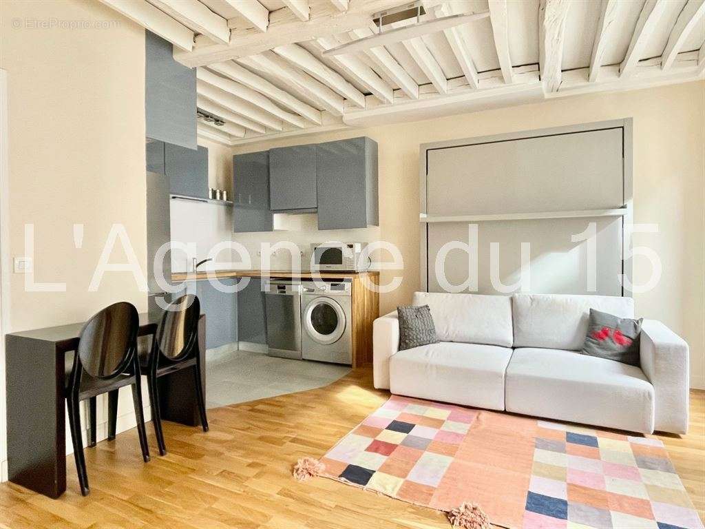 Appartement à PARIS-17E