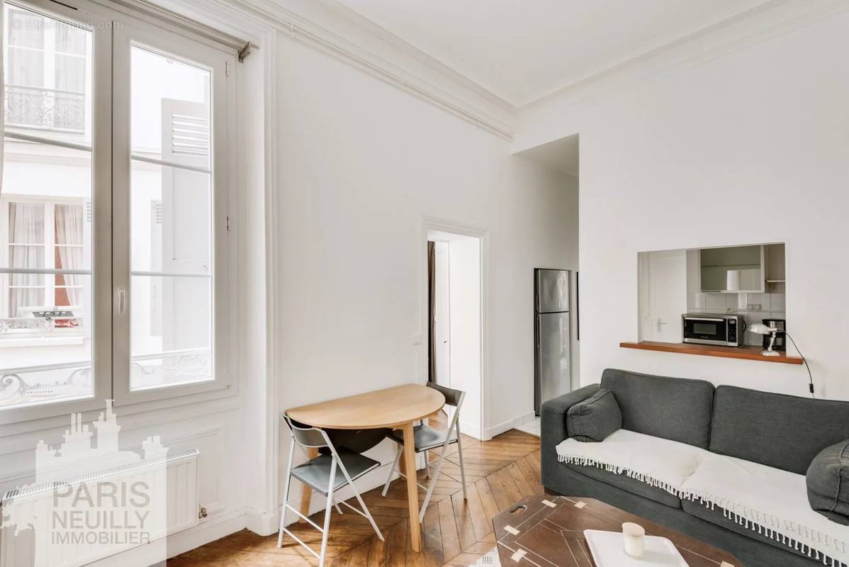 Appartement à PARIS-17E