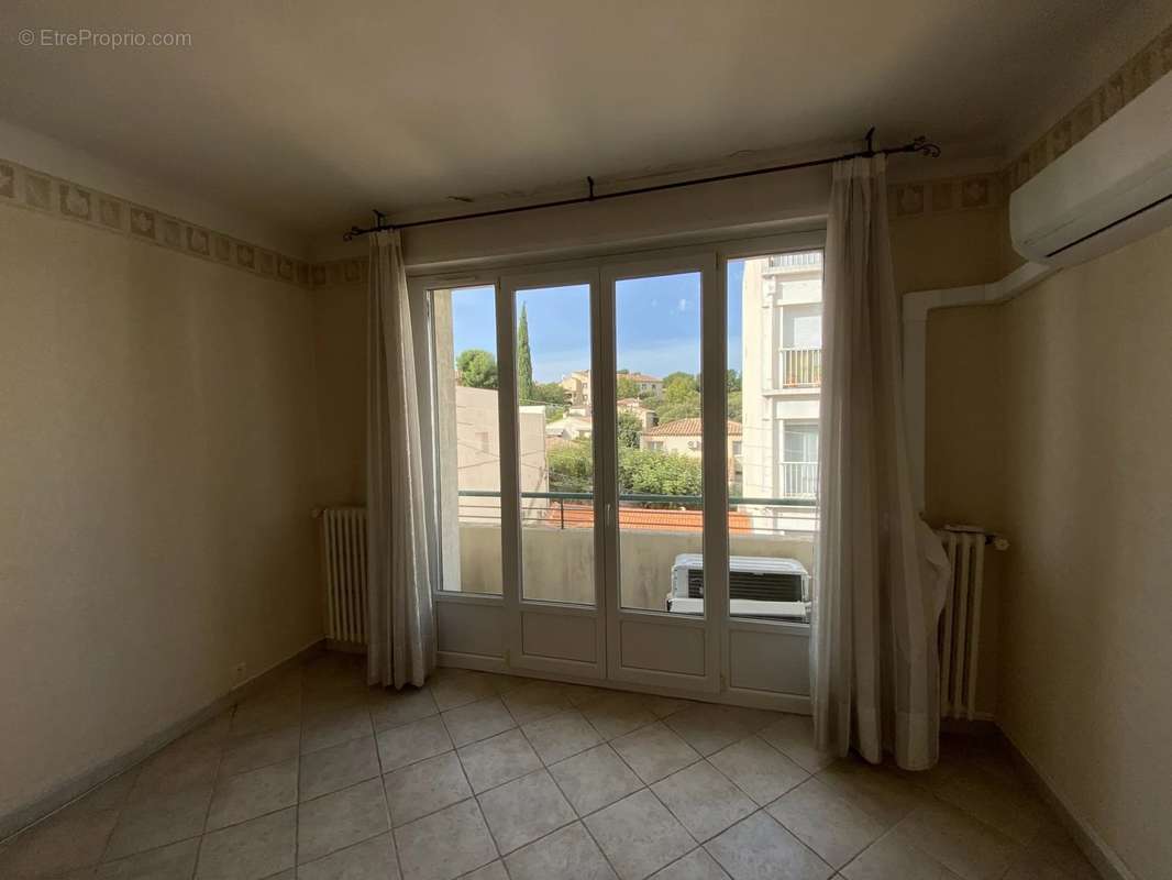 Appartement à MARSEILLE-4E