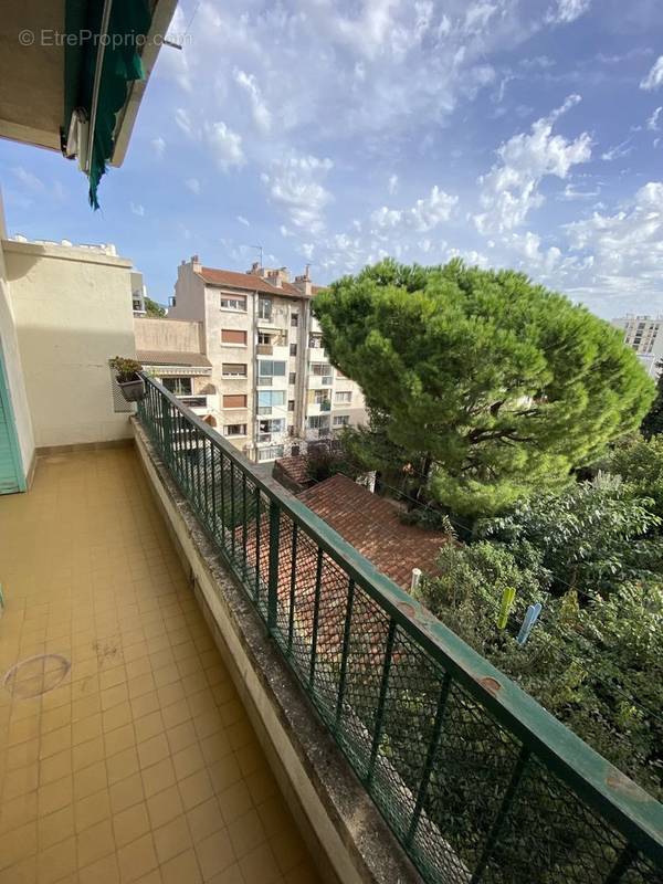 Appartement à MARSEILLE-4E