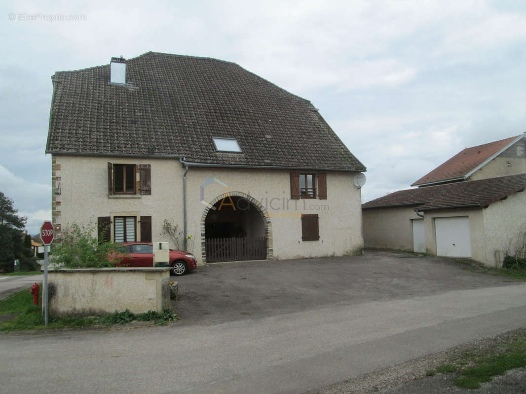 Appartement à LUXEUIL-LES-BAINS