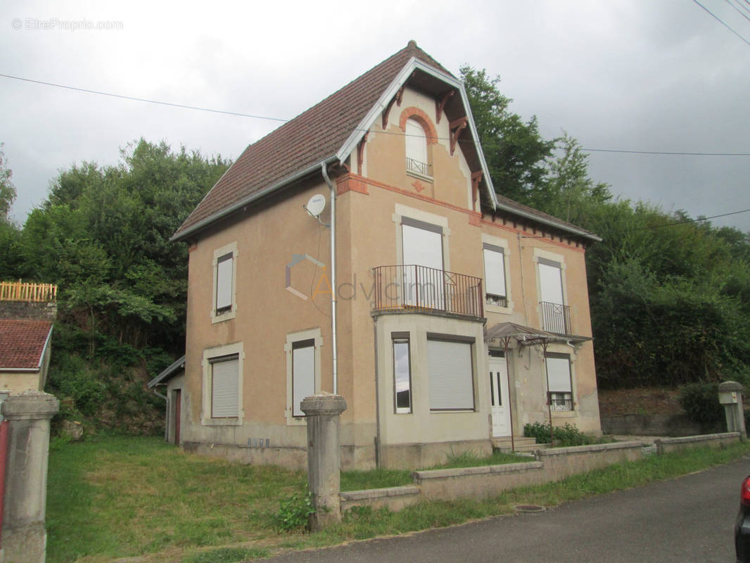 Maison à AILLEVILLERS-ET-LYAUMONT