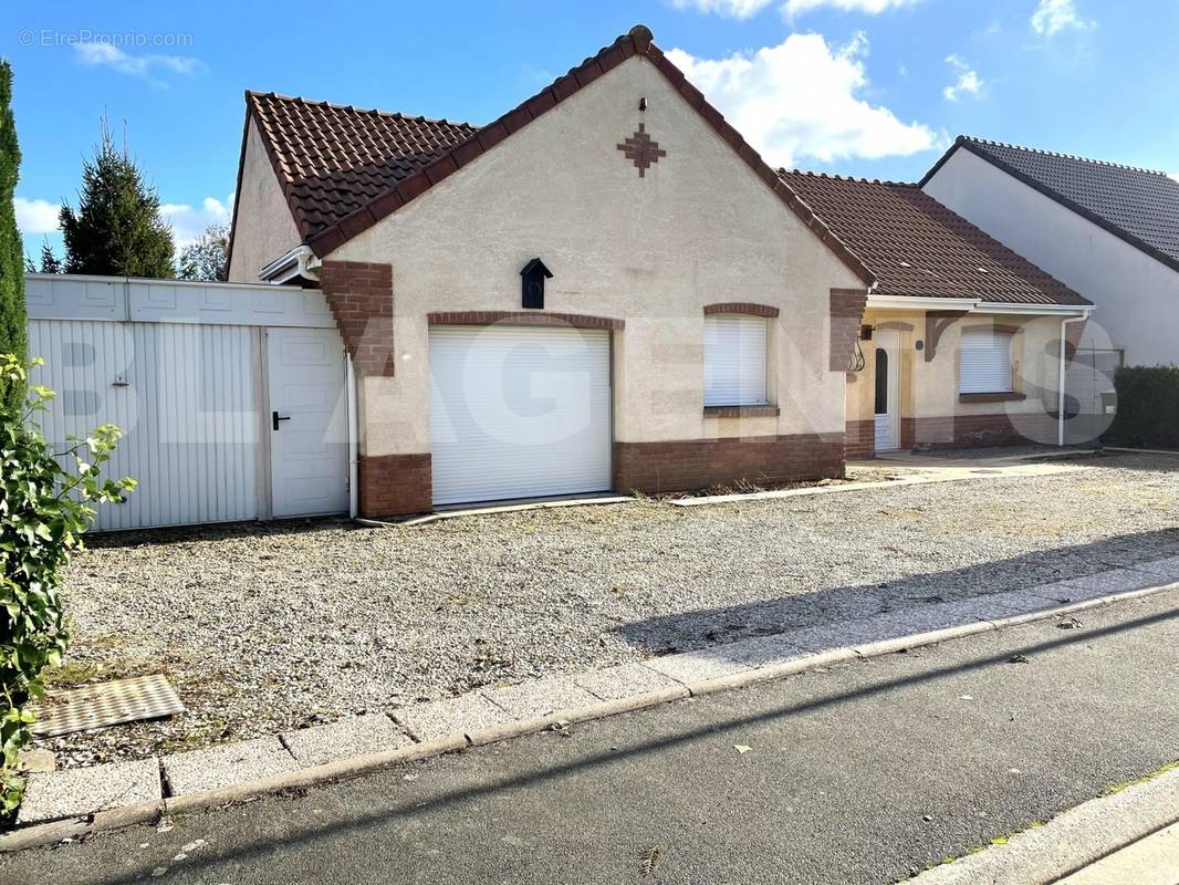 FACADE AVT - Maison à BEUVRY