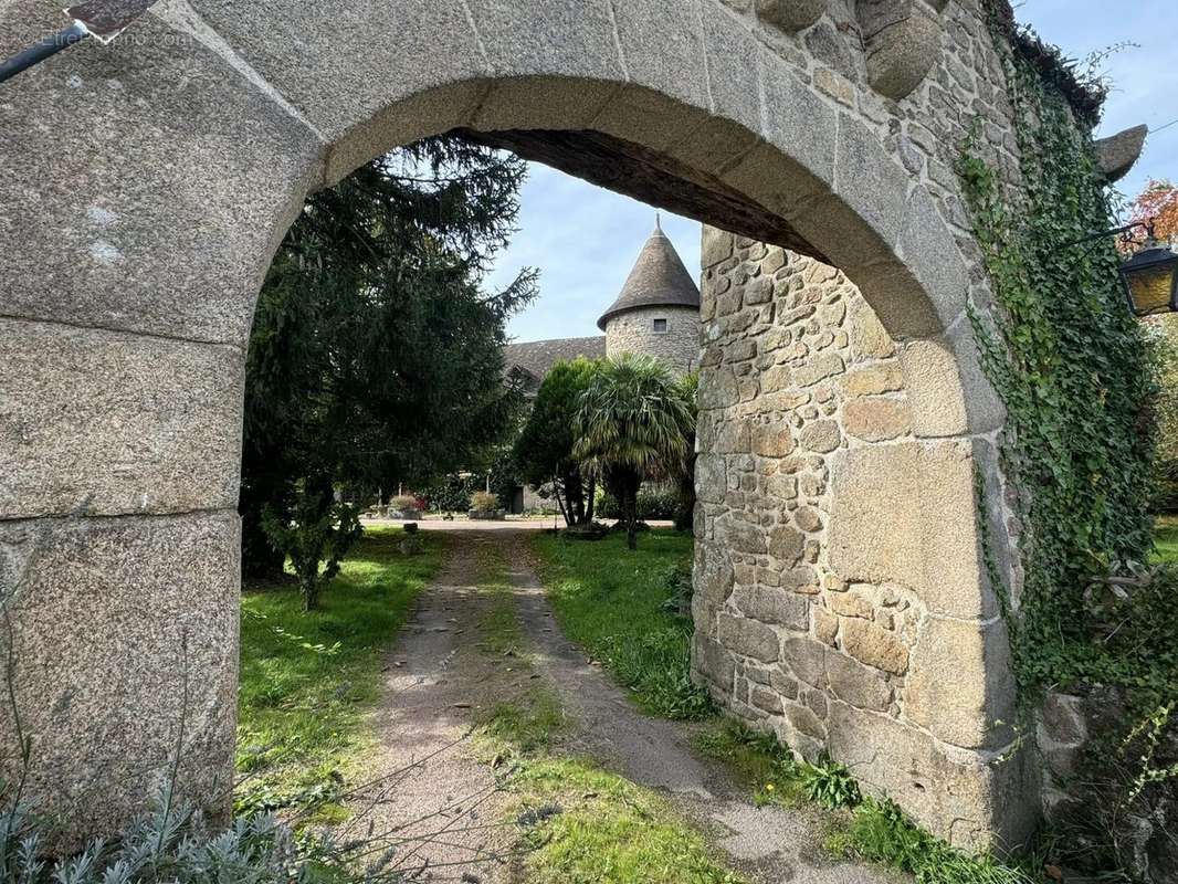 Autre à BESSINES-SUR-GARTEMPE