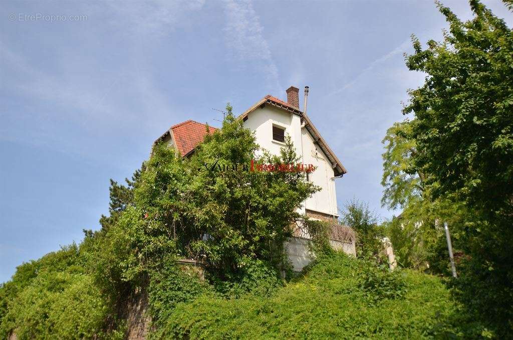 Maison à CHENNEVIERES-SUR-MARNE