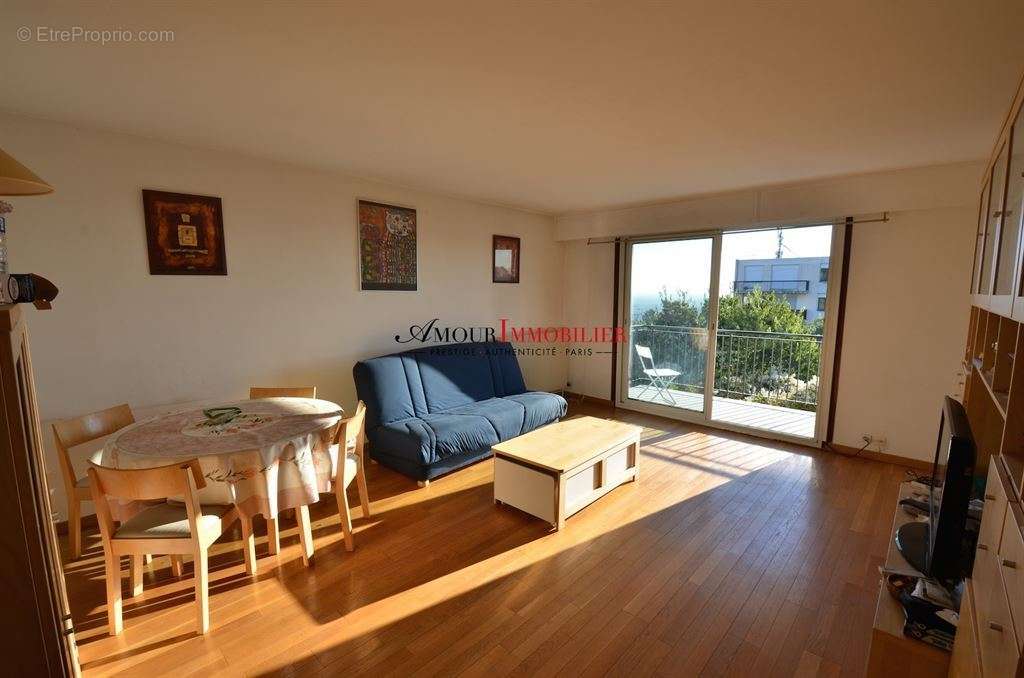 Appartement à SURESNES