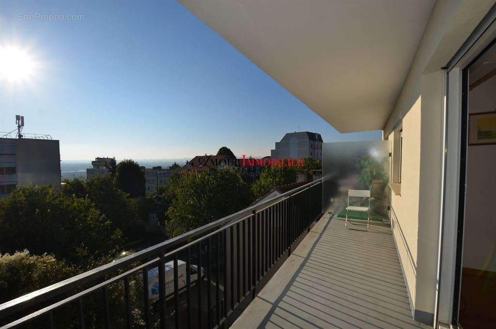 Appartement à SURESNES