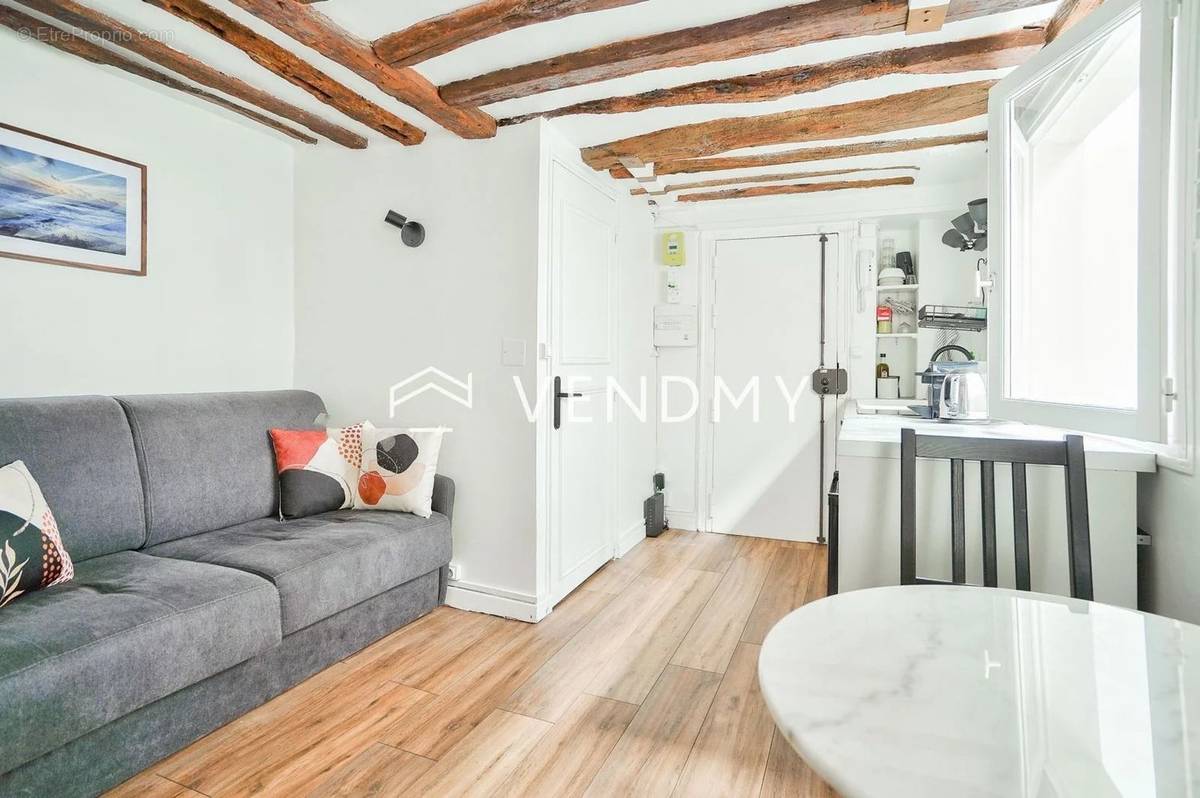 Appartement à PARIS-3E