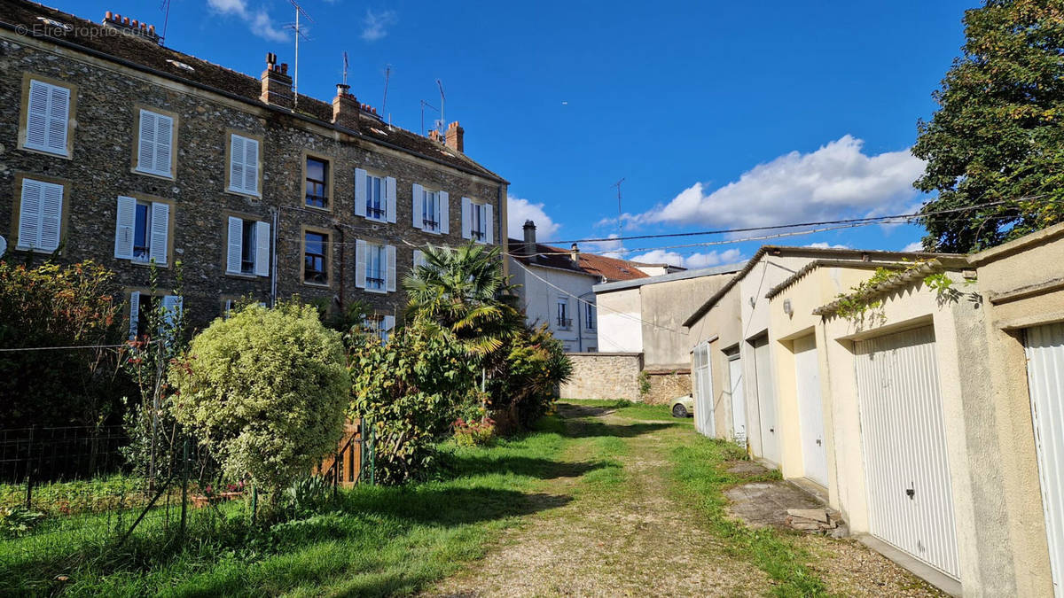 Appartement à CORBEIL-ESSONNES