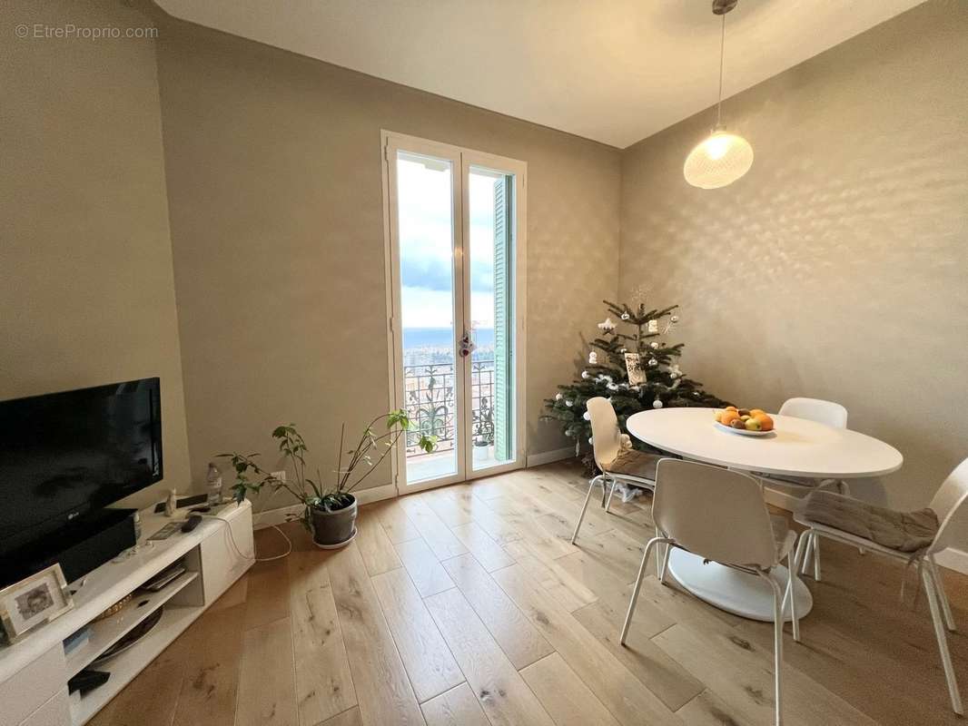 Appartement à BEAUSOLEIL