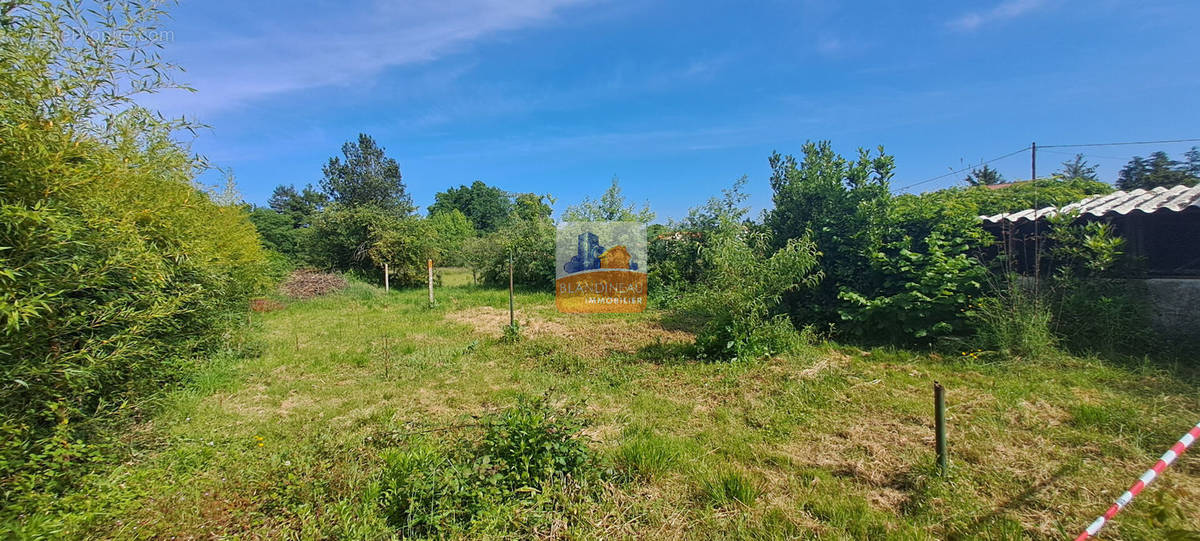 Terrain à BOUGUENAIS