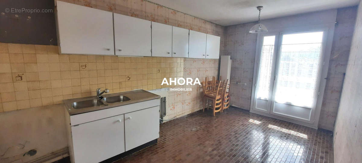 Appartement à MARSEILLE-9E