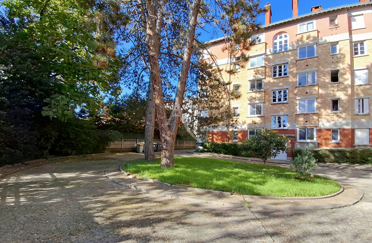 Appartement à SURESNES