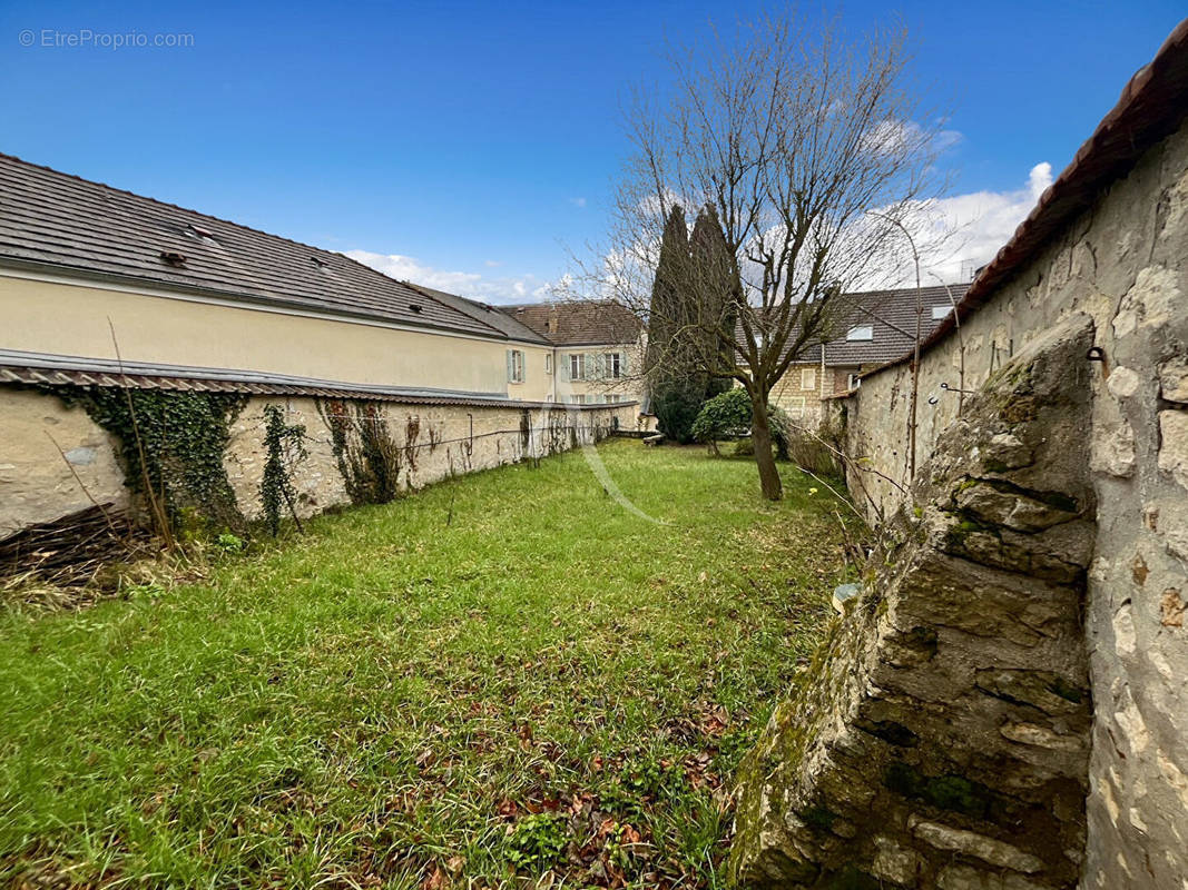 Maison à MEZY-SUR-SEINE