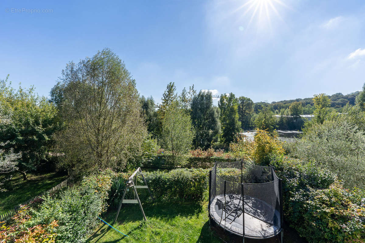 Appartement à MARNES-LA-COQUETTE