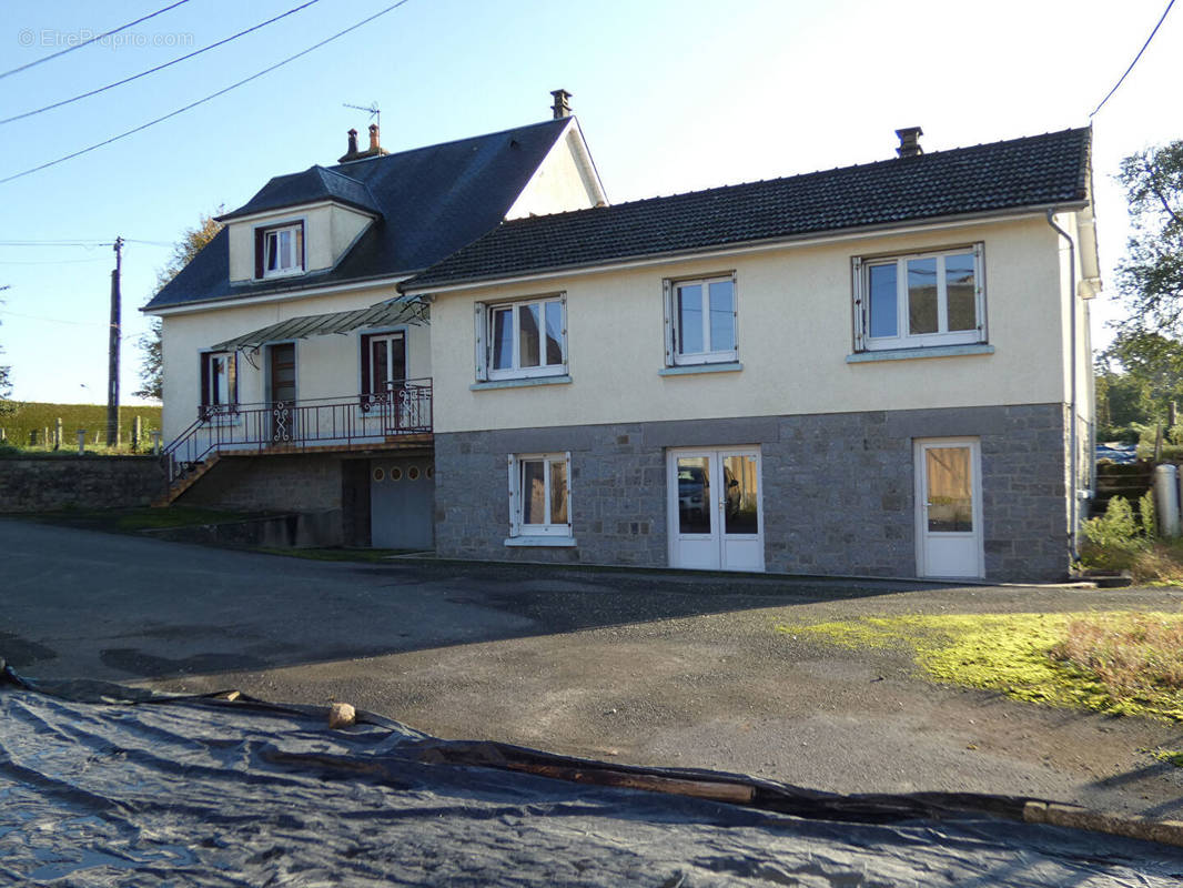 Maison à BARENTON