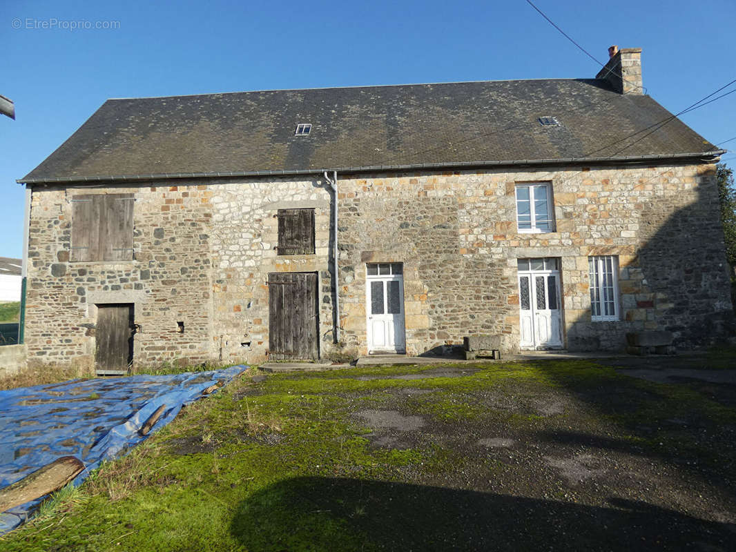 Maison à BARENTON